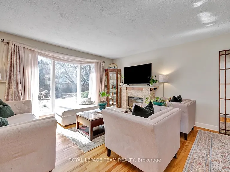 1233 Cheverton Ave — Photo 6