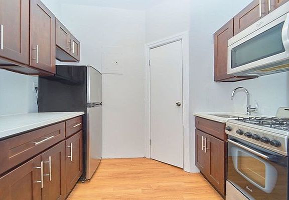 5th image of 529 E 81st St APT 3A
