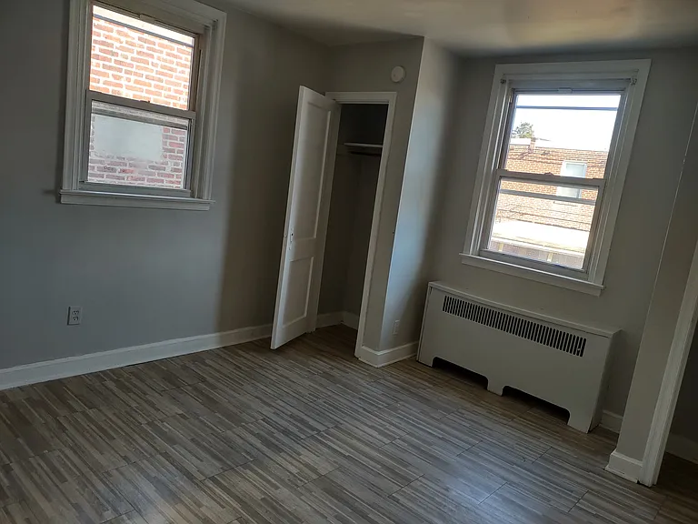 1361 Unruh Ave — Photo 8