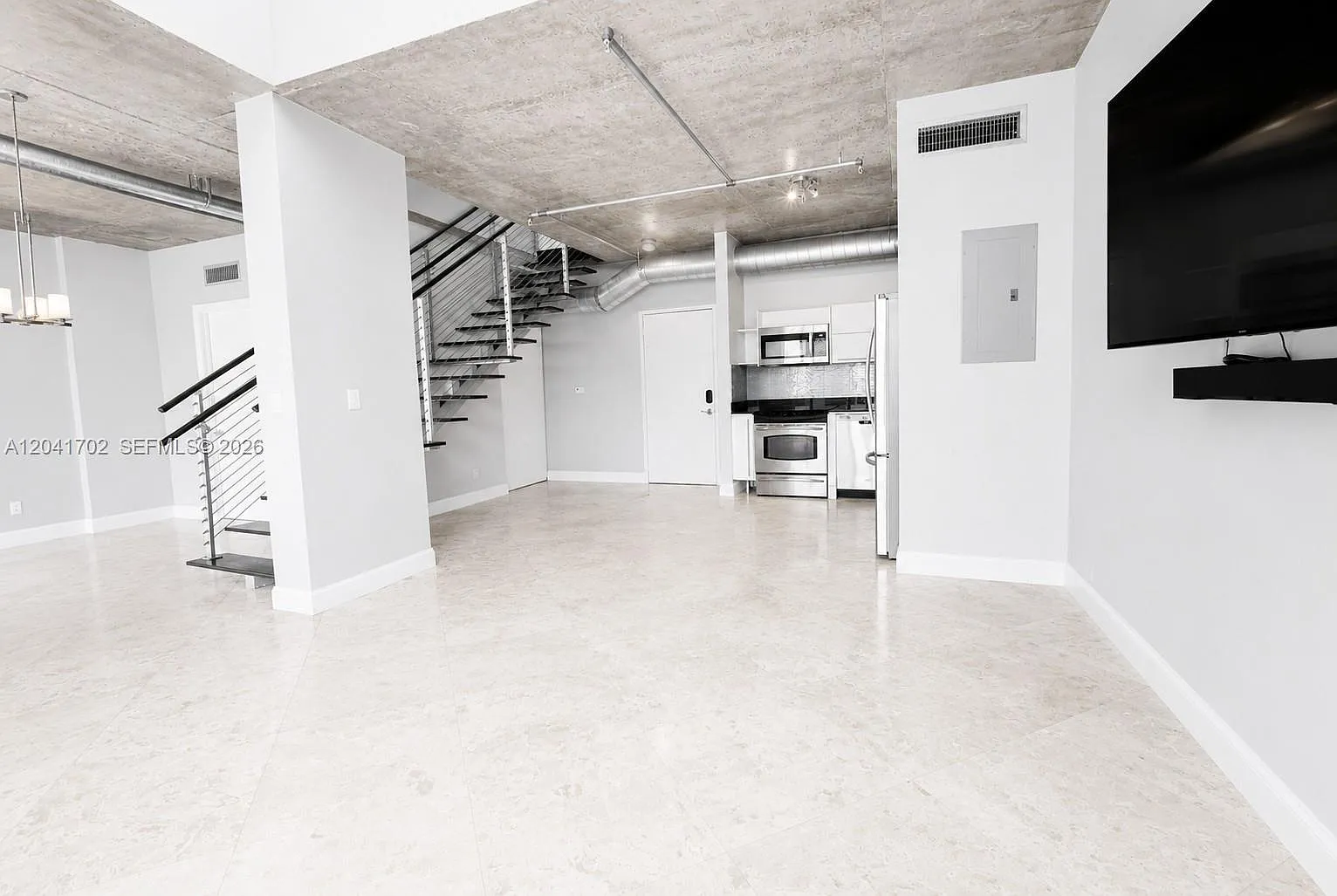Neo Vertika Condo — Photo 4