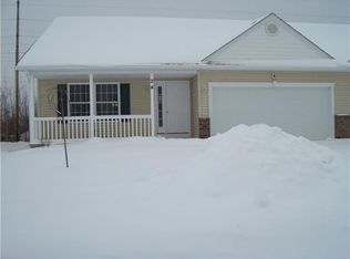 26 Kirkdale Cir, Greece, NY 14612