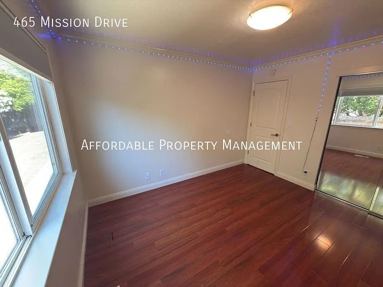 465 Mission Dr — Photo 21