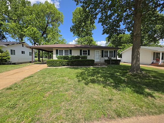 2nd image of 809 Lightwood Dr #4
