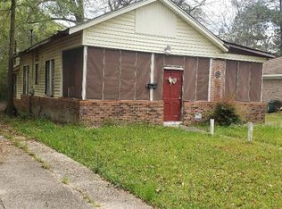 1906 N 5th Ave, Laurel, MS 39440