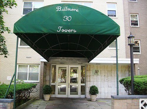 3rd image of 30 Lake St APT 3K