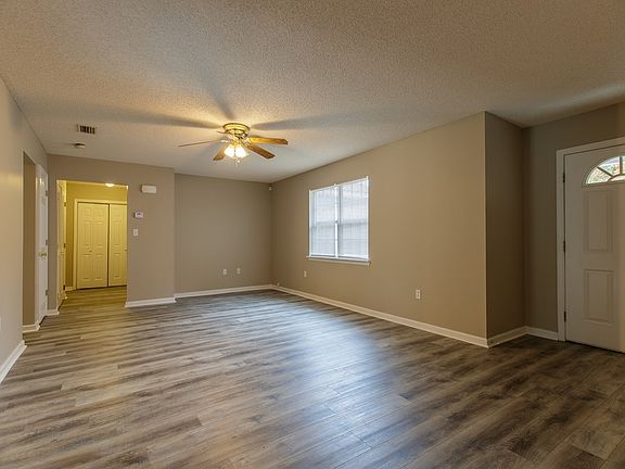 4th image of 4042 Landeau Cir