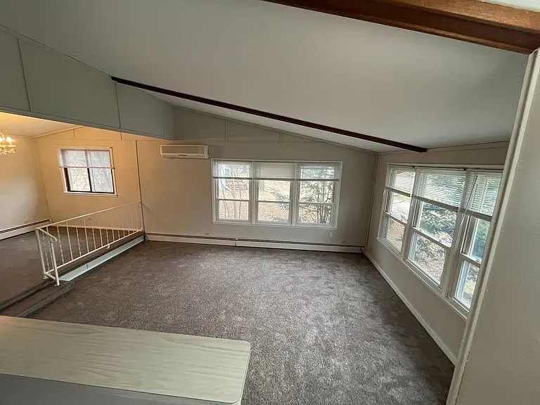 2283 S Riverside Dr — Photo 4