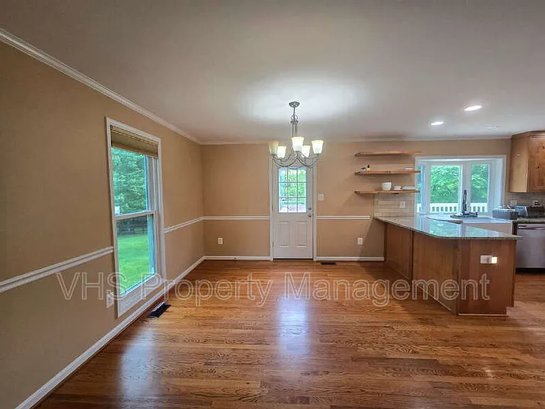 5712 John Barton Payne Rd — Photo 6