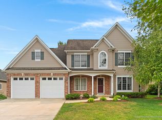 607 Willow St, Sugar Grove, IL 60554