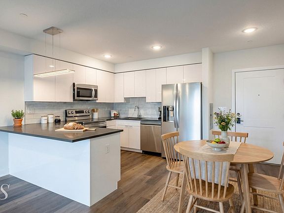 3rd image of 48 Grand Ave #103