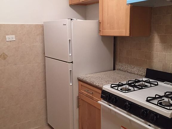 2nd image of 2222 E 18th St APT 4B