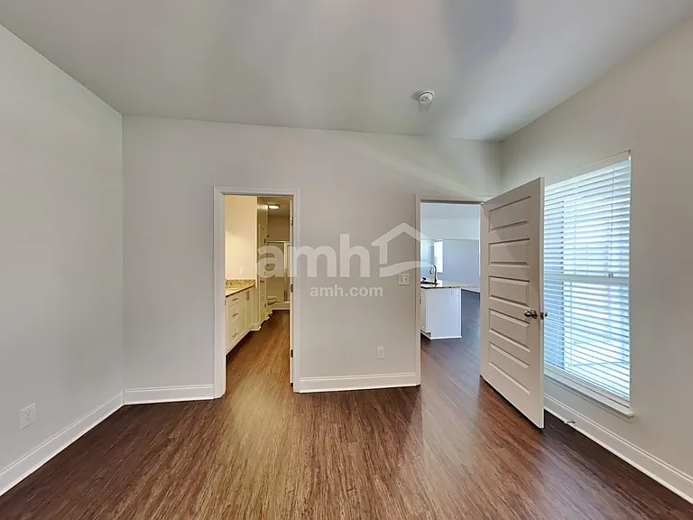 5534 Central Grove Sq — Photo 10