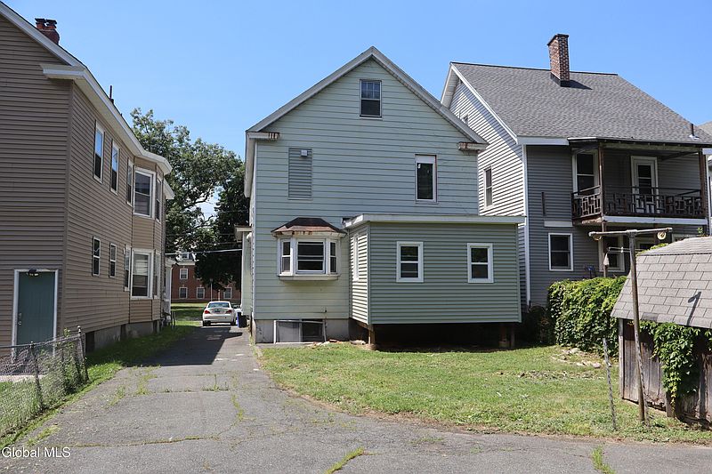 2nd image of 212 Ontario Street