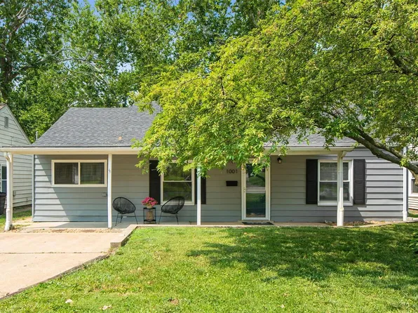 1001 Sanders Dr, Saint Louis, MO 63126