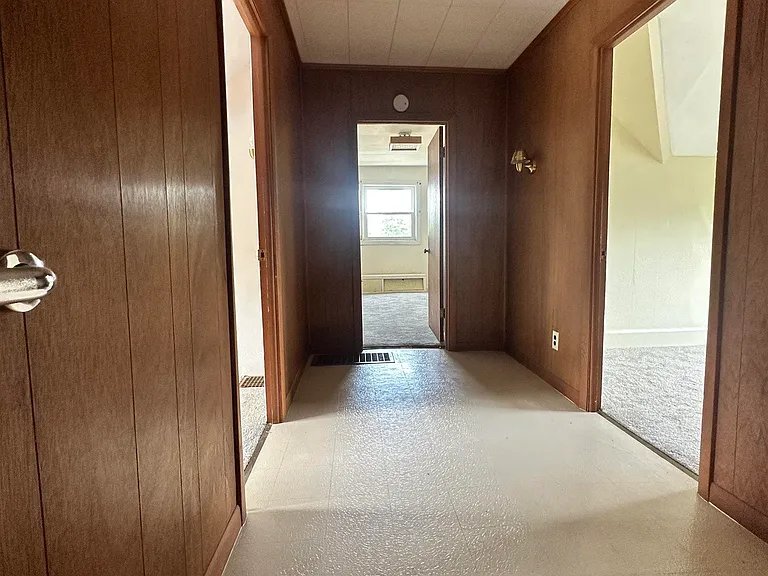 235 S Seminary St — Photo 25