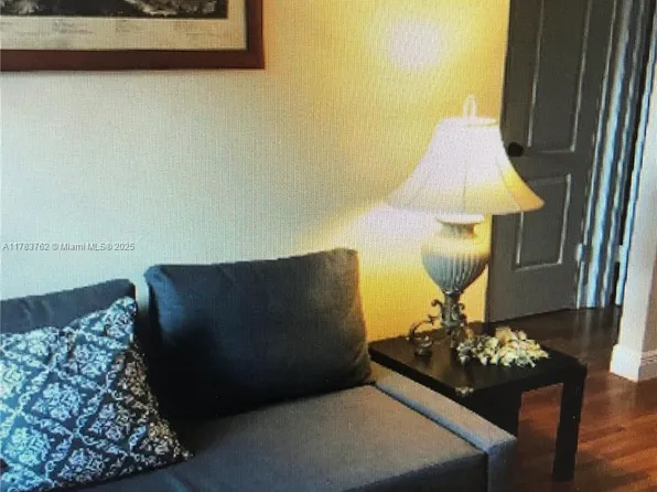 30 Almeria Ave APT 6, Coral Gables, FL 33134