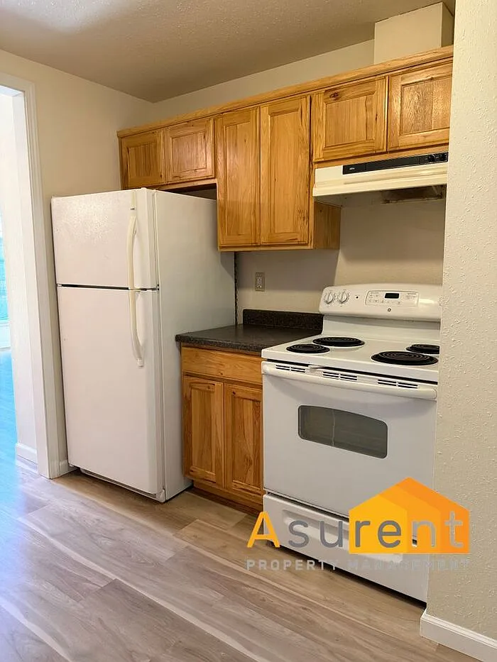 2 bed, 1.0 bath, 847 sqft, $1,595 — Photo 4