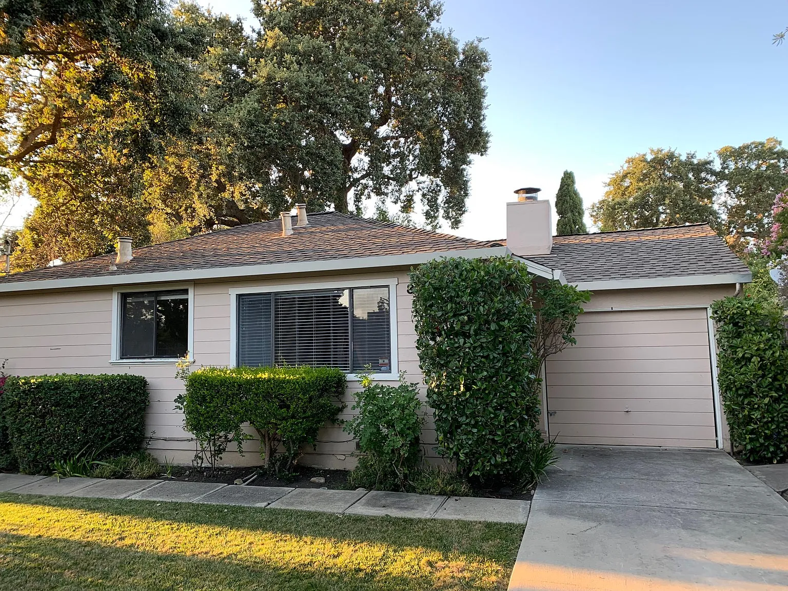 831 15th Ave photo 1