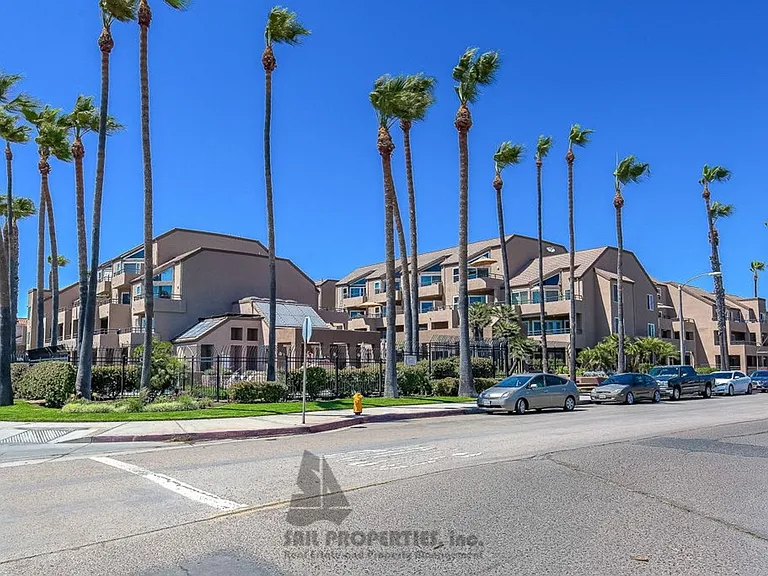 1200 Pacific Coast Hwy #327 — Photo 23
