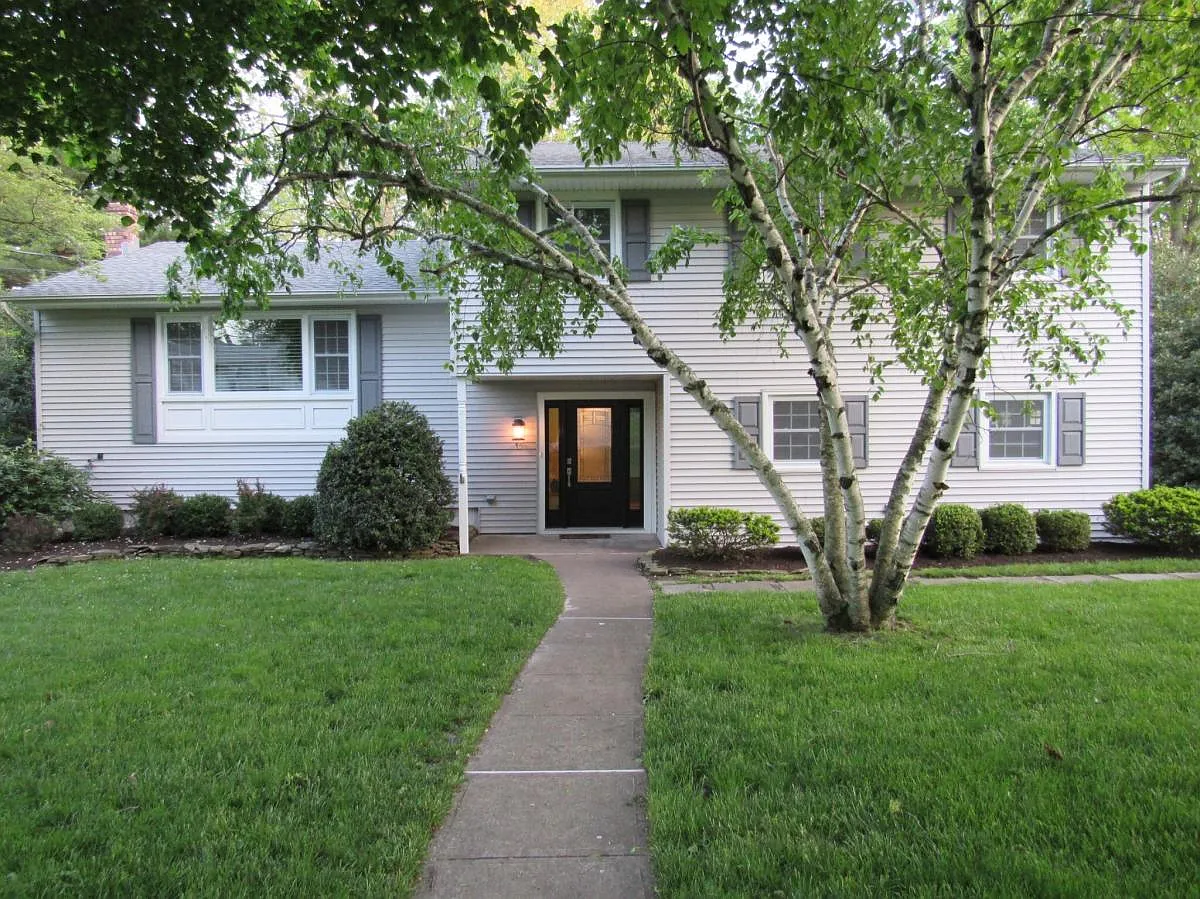 15 Middlebrook Dr photo 1