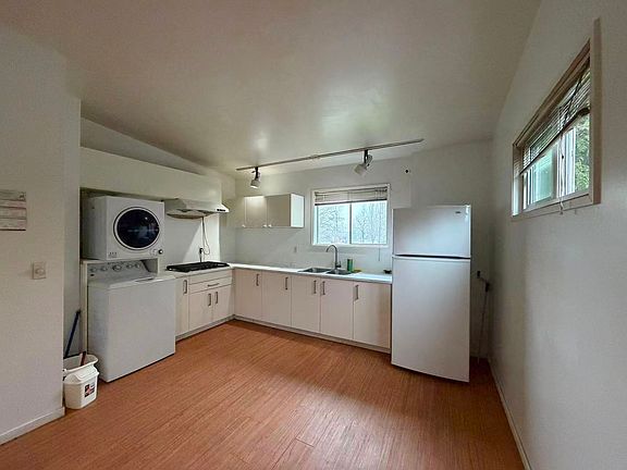 3rd image of 2572 E 54th Ave
