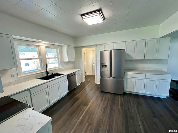 3rd image of 535 E Green St