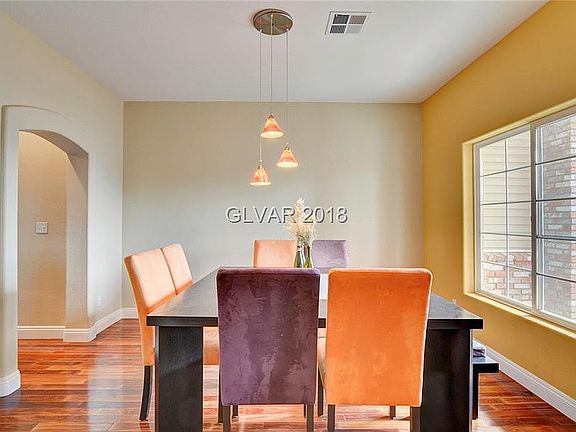 5th image of 9475 Rosanna St
