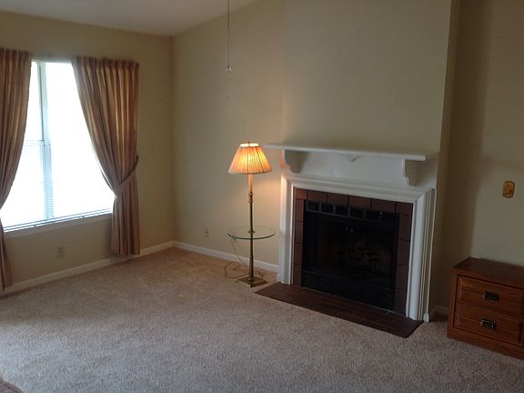 2nd image of 133 Cumberland Trce
