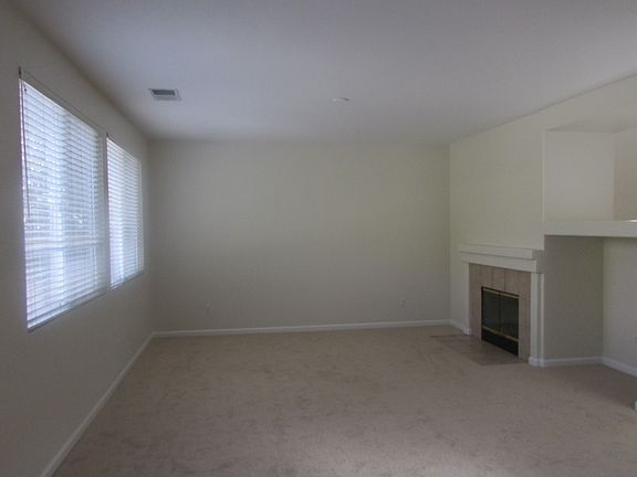 5th image of 332 Golden Leaf Ct
