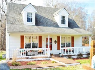 318 Bull Run Dr, Hopewell, VA 23860