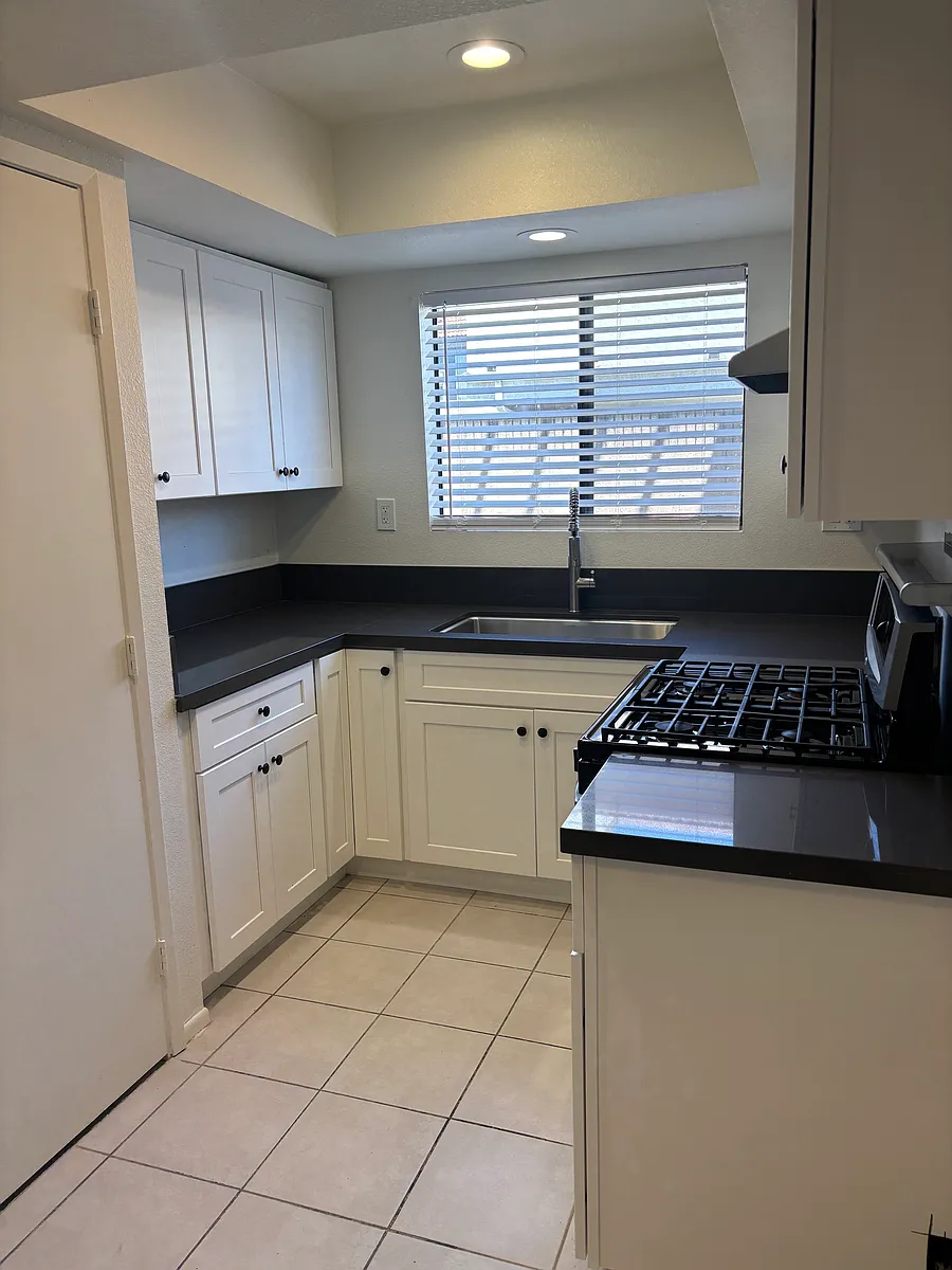 Building Photo - 21901 Belshire Ave #9