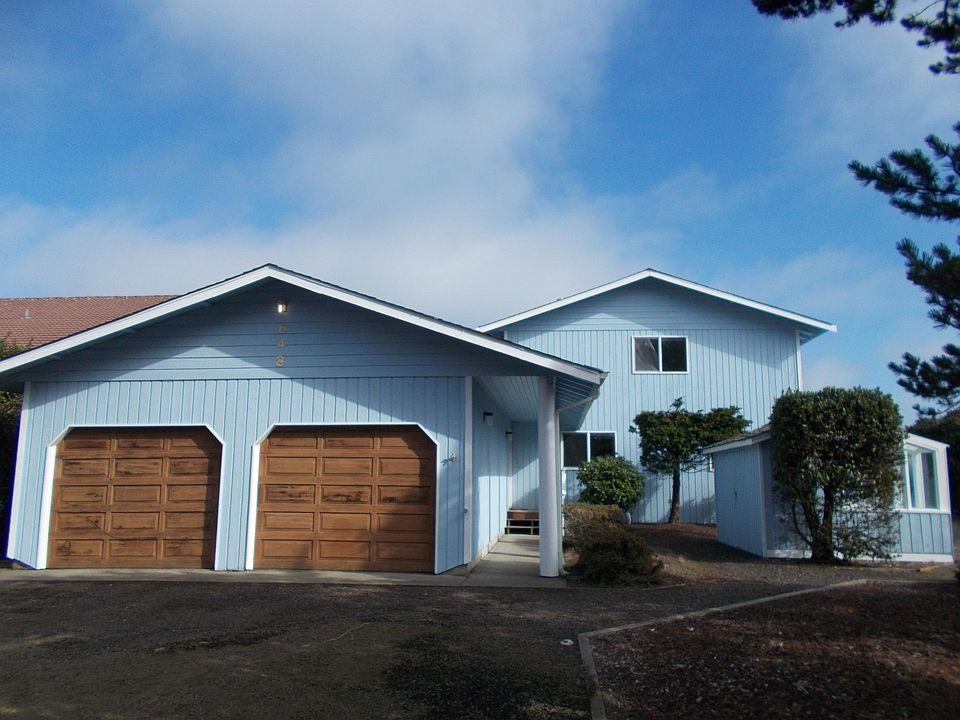 1st image of 648 Chinook Ave SE