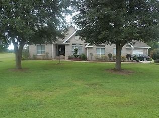 77 Oak Hill Blvd, Collins, MS 39428
