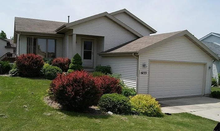 6133 Jeffers Dr — Photo 1