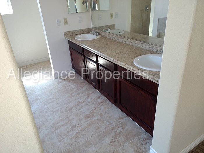 1st image of 25765 Hinckley St