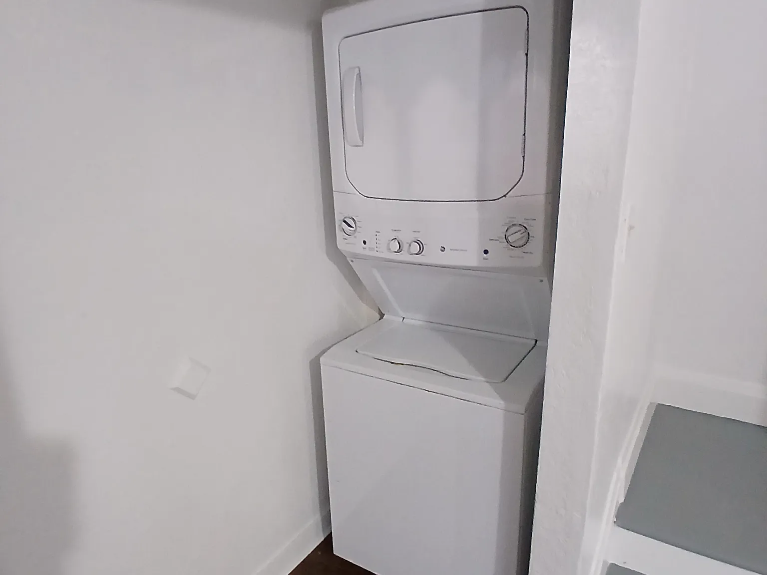 4 bed, 1100 sqft, $2,600 — Photo 3