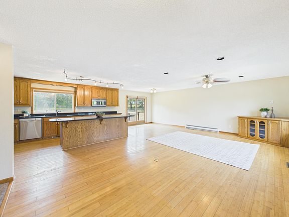 5th image of 15418 Nature Rd