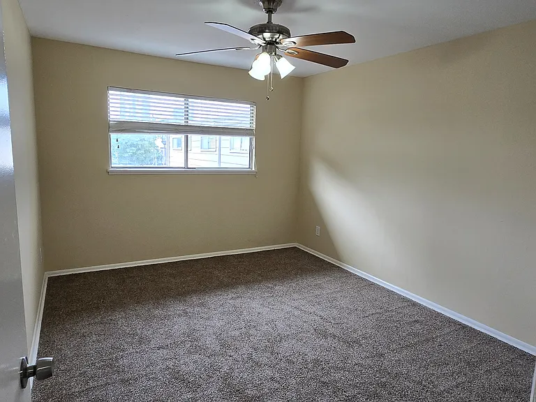2414 Mimosa Dr #5 — Photo 5
