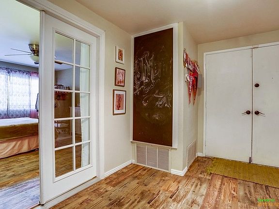 3rd image of 1417 Leslie Ct