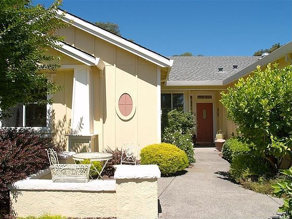 2nd image of 401 Clover Springs Dr
