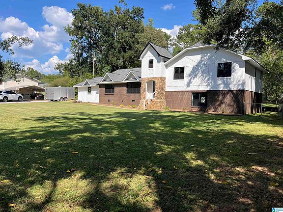 2nd image of 532 McClellan Rd