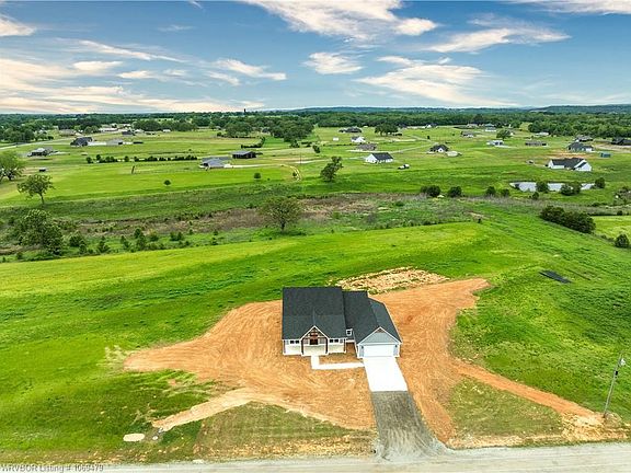 4th image of 301 Windflower Ln