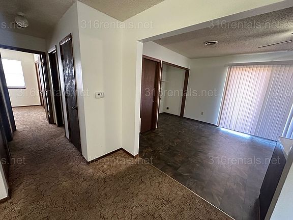 5th image of 381 E Marion Ct #0