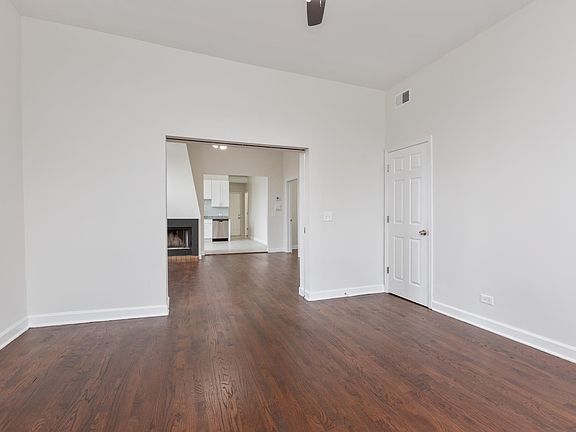 5th image of 1307 N Leavitt St #3W