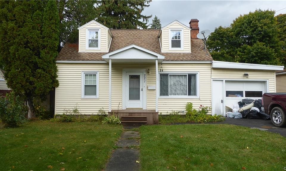 1st image of 221 Harwood Ave