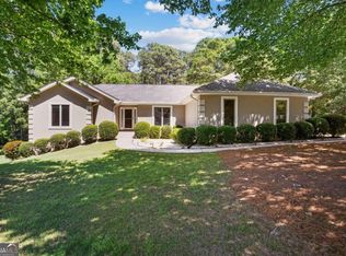 2098 Lakewood Cir, Grayson, GA 30017