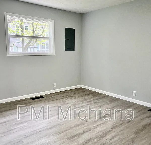 3110 Voll Ln — Photo 10