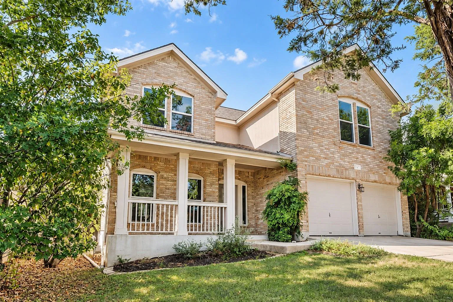 4 bed, 2.5 bath, 2137 sqft, $3,300 — Photo 1