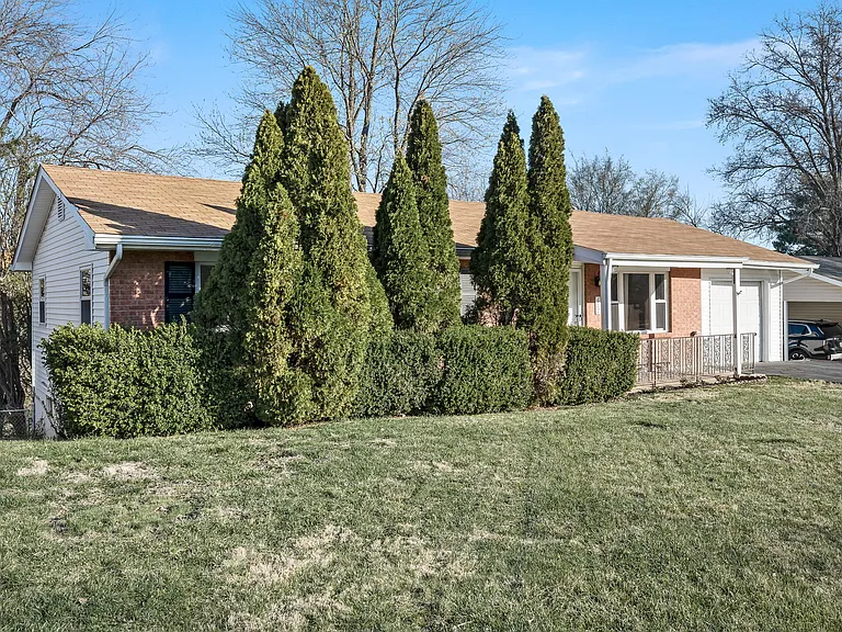 617 S Duchesne Dr — Photo 3