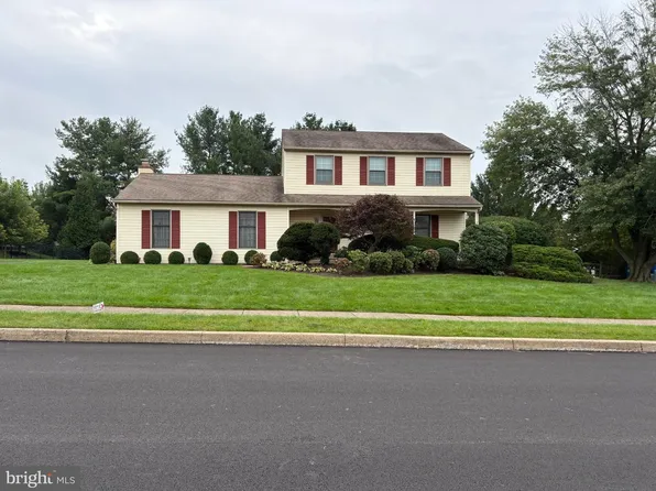 41 Castlewood Dr, Chalfont, PA 18914